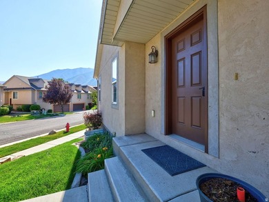 Beautifully maintained Spanish Fork townhome offering space - photo 1