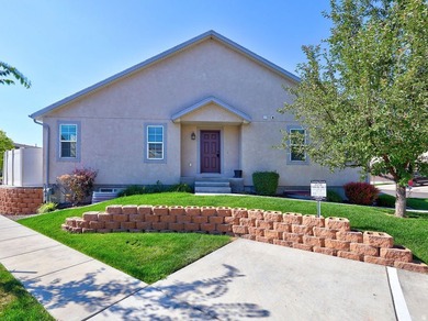 Beautifully maintained Spanish Fork townhome offering space - photo 2