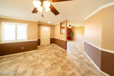 Adorable townhouse in desirable area of Prescott. Spacious floor