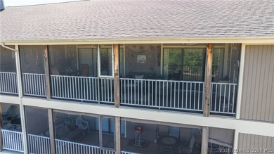 Seller is offering a credit toward new flooring & countertops - photo 35