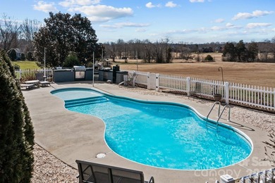 Welcome to 543 Muirfield Way, a stunning residence nestled - photo 38