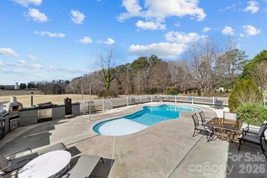 Welcome to 543 Muirfield Way, a stunning residence nestled - photo 39