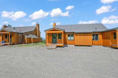 Experience the ultimate mountain lifestyle in this exceptional - photo 3