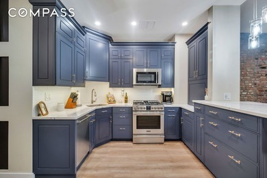 Newly renovated and spacious split two bedroom on a treelined - photo 3