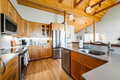 Experience the ultimate mountain lifestyle in this exceptional - photo 6
