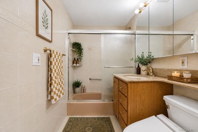 ** Luxury High Rise with Full Time Doorman** **On-Site Super and - photo 5