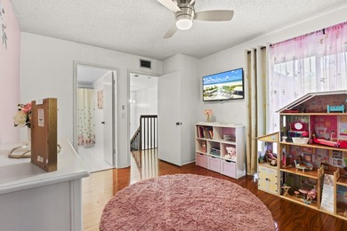 Charming 2-bedroom townhouse with both bedrooms featuring - photo 26