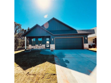 Lake Home Sale Pending in Granbury, Texas