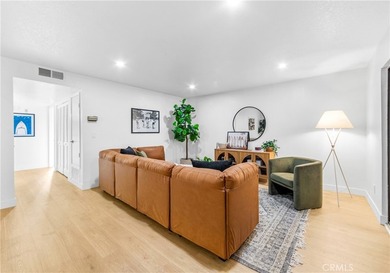 Welcome to this fully renovated 2-bedroom, 2-bath en-suite condo - photo 12