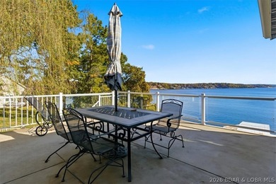 This stunning 5 bedroom home features breathtaking panoramic - photo 19