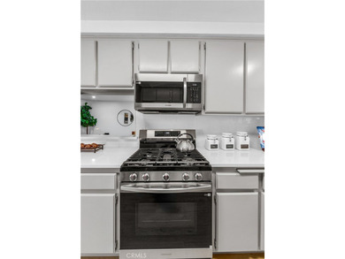 Welcome to this fully renovated 2-bedroom, 2-bath en-suite condo - photo 19
