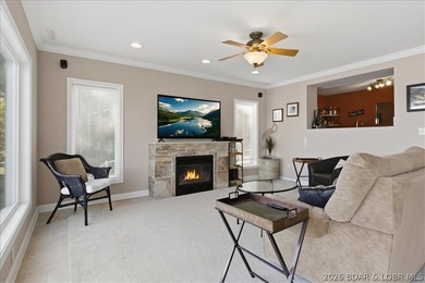 This stunning 5 bedroom home features breathtaking panoramic - photo 23