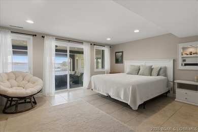This stunning 5 bedroom home features breathtaking panoramic - photo 29