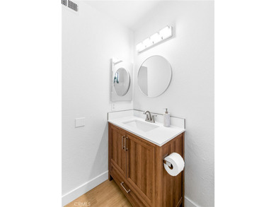 Welcome to this fully renovated 2-bedroom, 2-bath en-suite condo - photo 32