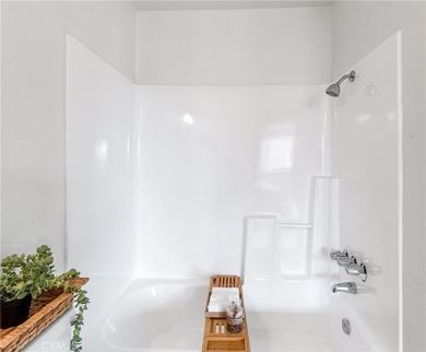 Welcome to this fully renovated 2-bedroom, 2-bath en-suite condo - photo 39