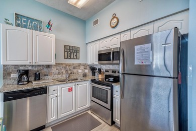 Stunning top-floor Gulf-view condo in Gulf Place! There are many - photo 6