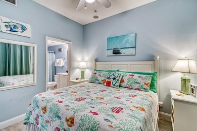 Stunning top-floor Gulf-view condo in Gulf Place! There are many - photo 9