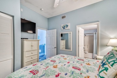 Stunning top-floor Gulf-view condo in Gulf Place! There are many - photo 10