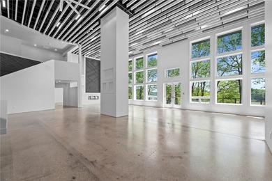 Exceptional private lakefront estate on 300' of accessible - photo 12