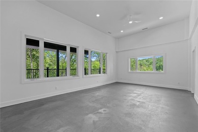 Exceptional private lakefront estate on 300' of accessible - photo 27