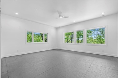 Exceptional private lakefront estate on 300' of accessible - photo 29