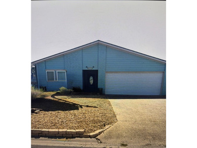 Don't pass this one up! 2/2/2 on the water New roof, new Ac been - photo 1