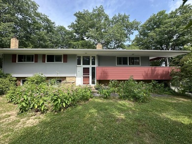 Excellent investment opportunity in Old Town! This - photo 1