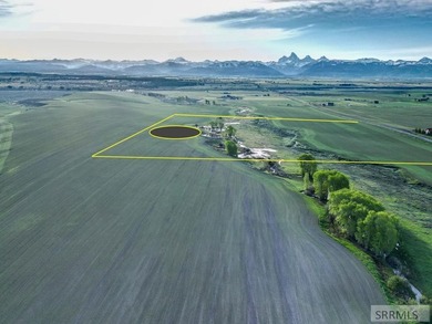 Three separate building rights on one rare, contiguous 115-acre - photo 11