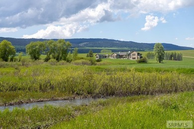 Three separate building rights on one rare, contiguous 115-acre - photo 14