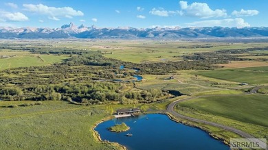 Three separate building rights on one rare, contiguous 115-acre - photo 17