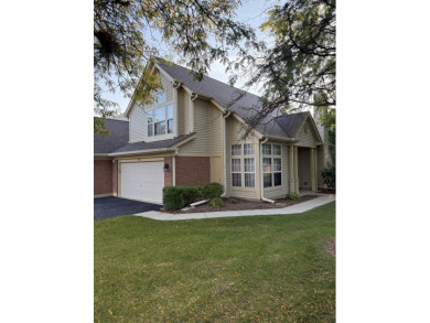 Lake Townhome/Townhouse For Sale in Crystal Lake, Illinois