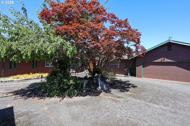 BAY VIEW - 3904 Sq Ft home on a 100 X 112 lot with a circular - photo 5
