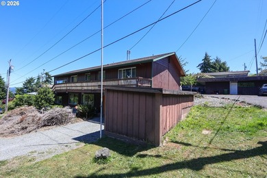 BAY VIEW - 3904 Sq Ft home on a 100 X 112 lot with a circular - photo 9