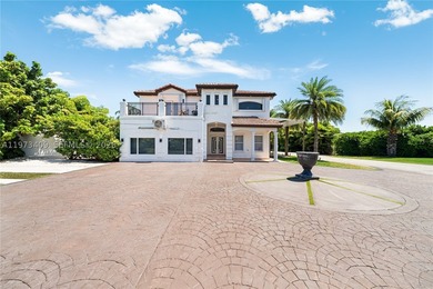 Expansive 45,825 s/f lot with a 2-car garage. This two-story - photo 3