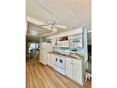 BEAUTIFULLY FURNISHED AND DECORATED--AND IT'S ALL INCLUDED!!! - photo 11
