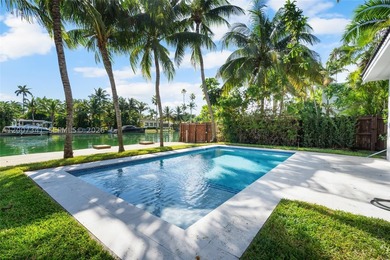 Completely redesigned modern waterfront home in the exclusive - photo 12