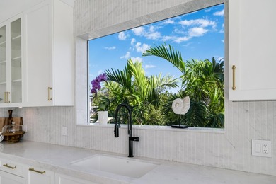 Welcome to paradise at 117 Leoni Drive in the exclusive Venetian - photo 13