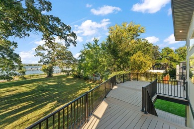 ABSOLUTELY STUNNING! GORGEOUS lake-house showcasing stunning - photo 17