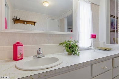 BEAUTIFULLY FURNISHED AND DECORATED--AND IT'S ALL INCLUDED!!! - photo 23