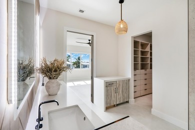 Welcome to paradise at 117 Leoni Drive in the exclusive Venetian - photo 28