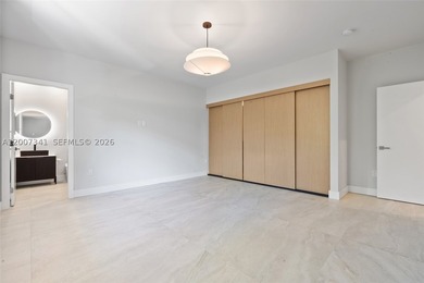 Completely redesigned modern waterfront home in the exclusive - photo 33