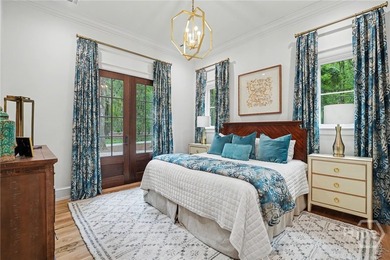 Tucked beneath a canopy of majestic live oaks draped in Spanish - photo 38