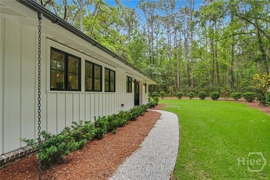 Tucked beneath a canopy of majestic live oaks draped in Spanish - photo 50