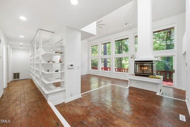 Beautiful modernist inspired home situated on a large wooded lot - photo 3
