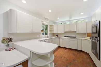 Beautiful modernist inspired home situated on a large wooded lot - photo 5