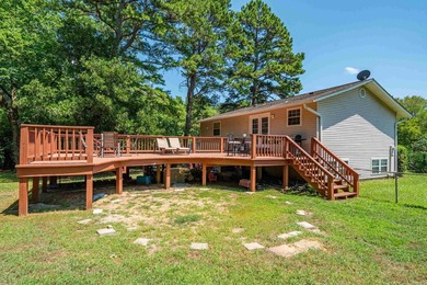 Welcome home to this well maintained 4 bedroom 2 bath home - photo 31
