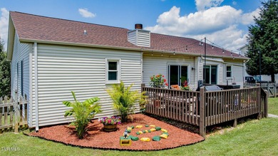 Welcome home to this beautifully maintained one level residence - photo 32