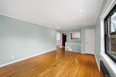 Welcome to this beautifully maintained 2-bedroom upper garden - photo 7
