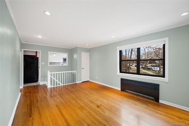 Welcome to this beautifully maintained 2-bedroom upper garden - photo 9