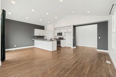Welcome home to this beautifully maintained 3-bedroom, 2.5-bath - photo 4